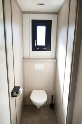 Salle de bains dans l'établissement Escales Voyages Cottage des Dunes - Chalet de 49m2 climatisé - 6 personnes