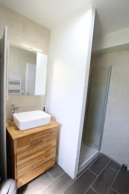 Salle de bains dans l'établissement MAISON DE VACANCES 4 Clés - BORD DE MER DENNEVILLE PLAGE