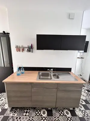 Cuisine ou kitchenette dans l'établissement La Léopoldine