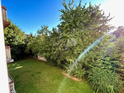 Jardin de l'établissement Charmant studio + parking privé