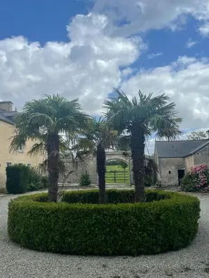 Jardin de l'établissement Le Clos du Bas Courtil Guesthouse B&B Omaha Beach