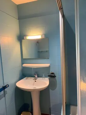 Salle de bains dans l'établissement La Bergerie - Gîte et Chambres d'Hôtes