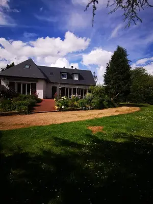 Jardin de l'établissement Les Logis de Catherine et Serge