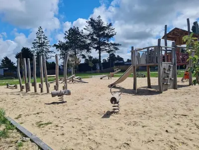Aire de jeux pour enfants de l'établissement Le Chalet d'Angel