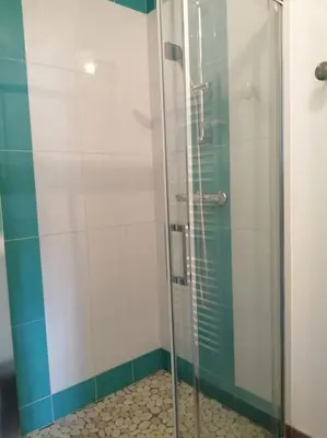 Salle de bains dans l'établissement Au Bon ENdrOIT