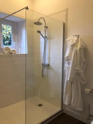 Salle de bains dans l'établissement La Pommeraie Champsecret, Lower Normandy