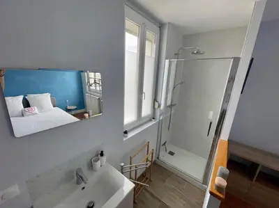 Salle de bains dans l'établissement Chez Gab n' Ju by Melrose
