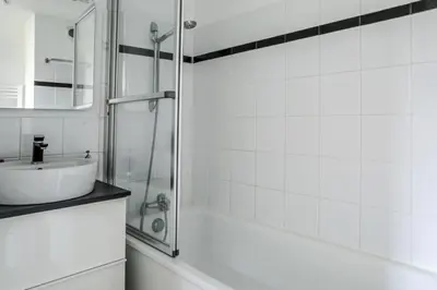 Salle de bains dans l'établissement Résidence Port Guillaume - maeva Home - 3 Pièces 6 Personnes Sélection MAE-2368