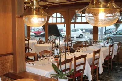 Restaurant ou autre lieu de restauration dans l'établissement Le Cancalais
