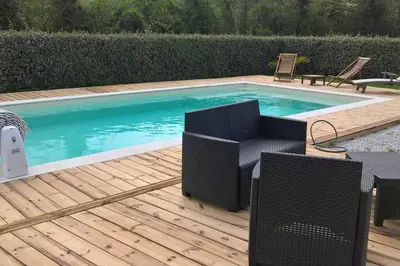 Piscine de l'établissement Camilena ou située à proximité