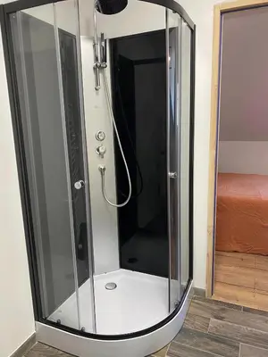 Salle de bains dans l'établissement Café de la Liberté