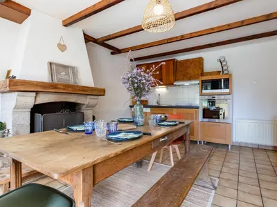 Cuisine ou kitchenette dans l'établissement Holiday Home La Marinière by Interhome