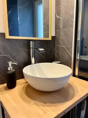 Salle de bains dans l'établissement Studio - La parenthèse Valognaise