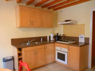 Cuisine ou kitchenette dans l'établissement Maison ancienne entièrement rénovée pour 5 personnes