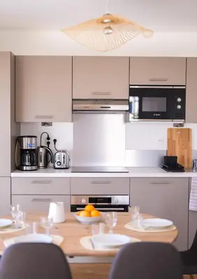 Cuisine ou kitchenette dans l'établissement Cosy, lumineux, proche du centre-ville , Sombrero - SILS