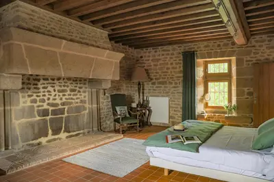 Coin salon dans l'établissement Manoir avec Piscine et Jacuzzi en Suisse Normande