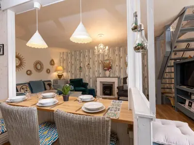 Coin salon dans l'établissement Holiday Home Océane by Interhome