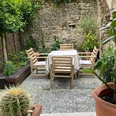 La maison des Teinturiers maison de ville avec jardin