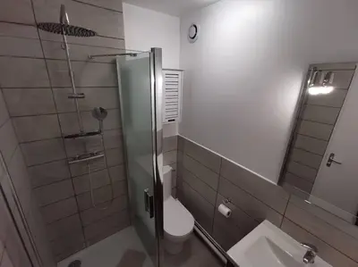 Salle de bains dans l'établissement Appartement accès direct à la plage