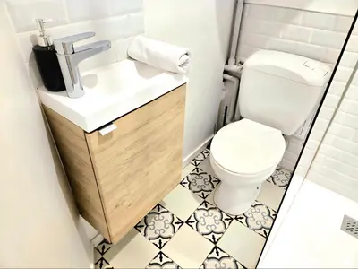 Salle de bains dans l'établissement Charmant studio typique & cosy au Cœur de Caen
