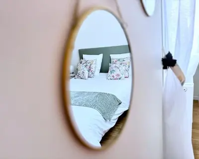 Un ou plusieurs lits dans un hébergement de l'établissement La Maison bleue - Plain-Pied proche plages et Caen