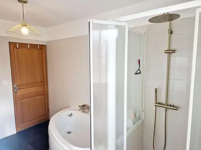 Salle de bains dans l'établissement Le Panoramique