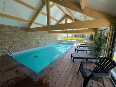 Piscine de l'établissement L'Instant Détente ou située à proximité