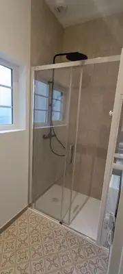Salle de bains dans l'établissement Antares - SILS --- 2 chambres séparées en mezzanine