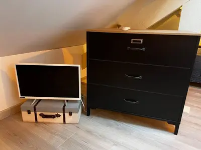 Télévision ou salle de divertissement dans l'établissement La Maison Sable - Chaleureuse Familiale avec Jardin-300m de la plage