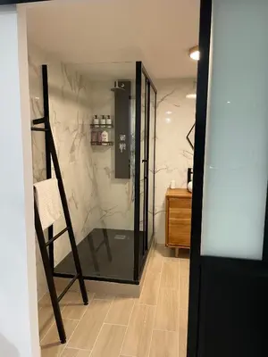 Salle de bains dans l'établissement Le studio d'Arry