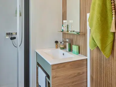 Salle de bains dans l'établissement Camping La Sinope