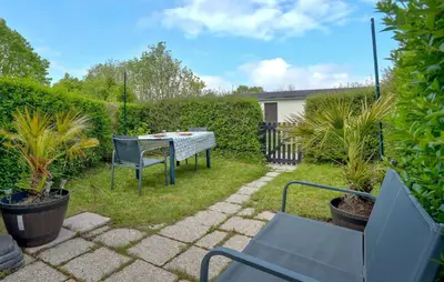 Jardin de l'établissement Beautiful Home In Montmartin-Sur-Mer