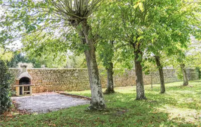 Jardin de l'établissement Beautiful Home In Montmartin-Sur-Mer