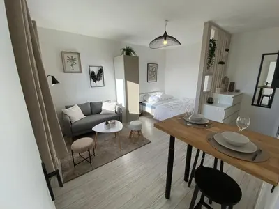 Coin salon dans l'établissement Studio cosy à 200m de la plage
