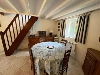 Coin salon dans l'établissement Maison à 100 m de la plage et proche du centre