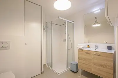 Salle de bains dans l'établissement Le Port de Plaisance - Hypercentre de Caen