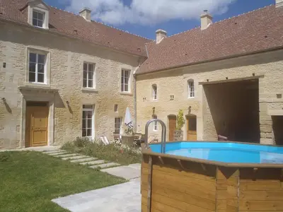 Piscine de l'établissement Le Petit Fort ou située à proximité