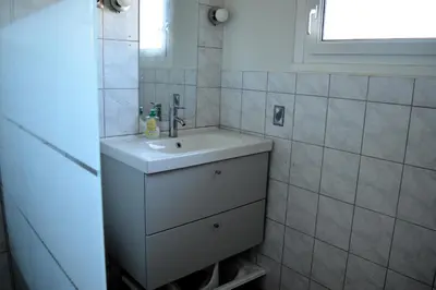 Salle de bains dans l'établissement Les 7 lutins - Maison avec jardin, wifi, parking