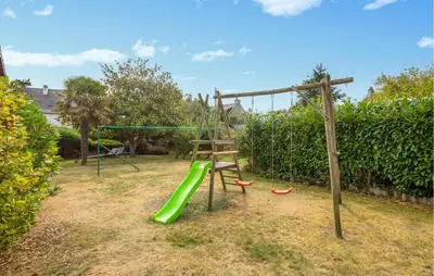 Jardin de l'établissement 4 Bedroom Stunning Home In Cancale