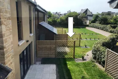 Jardin de l'établissement Les Flots de Port Mer Maison tout confort pour 4 pers avec jardinet à Port Mer à Cancale à 5 min à pied de la plage Côte d'Emeraude, Ille et Vilaine, Bretagne
