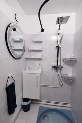Salle de bains dans l'établissement Le Lagon de Léon Escapade à deux en front de mer, avec accès direct et privatif à la plage, sur la Promenade Marcel Proust à Cabourg