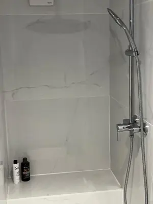 Salle de bains dans l'établissement Ambiance cocooning pour visiter la Normandie