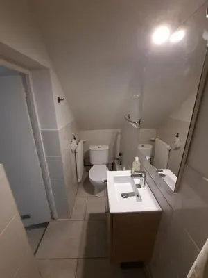 Salle de bains dans l'établissement Charmy