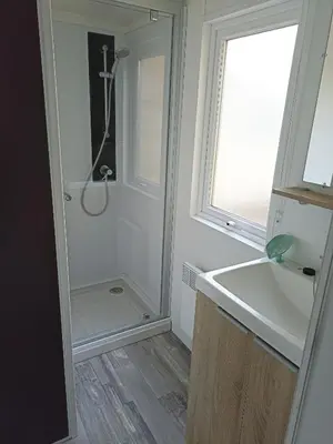 Salle de bains dans l'établissement Riva Bella chez Caraphou