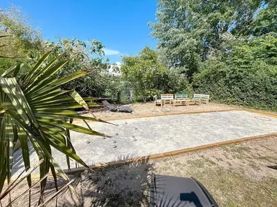 Jardin de l'établissement Maison de vacances à 350m de la plage avec jardin, véranda et Wi-Fi gratuit - FR-1-361-525