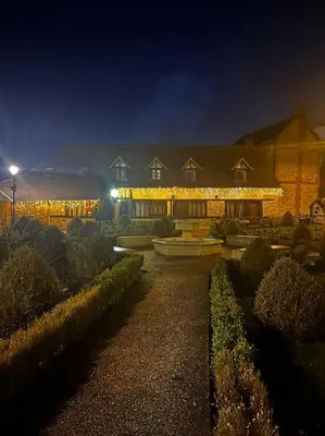 Jardin de l'établissement Maison avec cheminée ancienne - Proche Cabourg