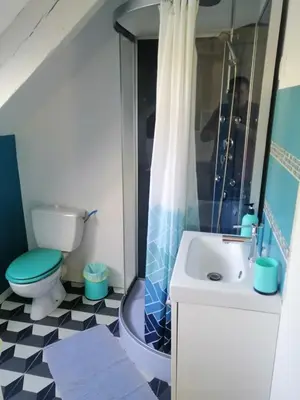 Salle de bains dans l'établissement Studio 6 proche du port