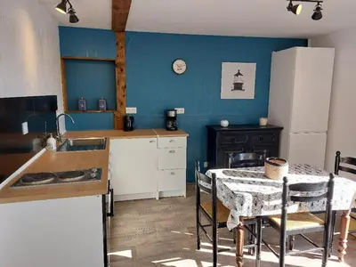 Cuisine ou kitchenette dans l'établissement Gîte 4 places- Mont-Saint-Michel- Le moulin