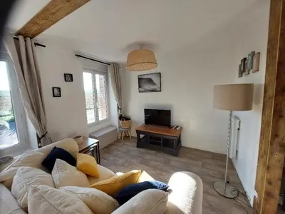 Télévision ou salle de divertissement dans l'établissement Gîte 4 places- Mont-Saint-Michel- Le moulin