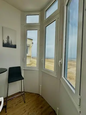 Vue générale sur la mer ou vue sur la mer prise depuis l'appartement